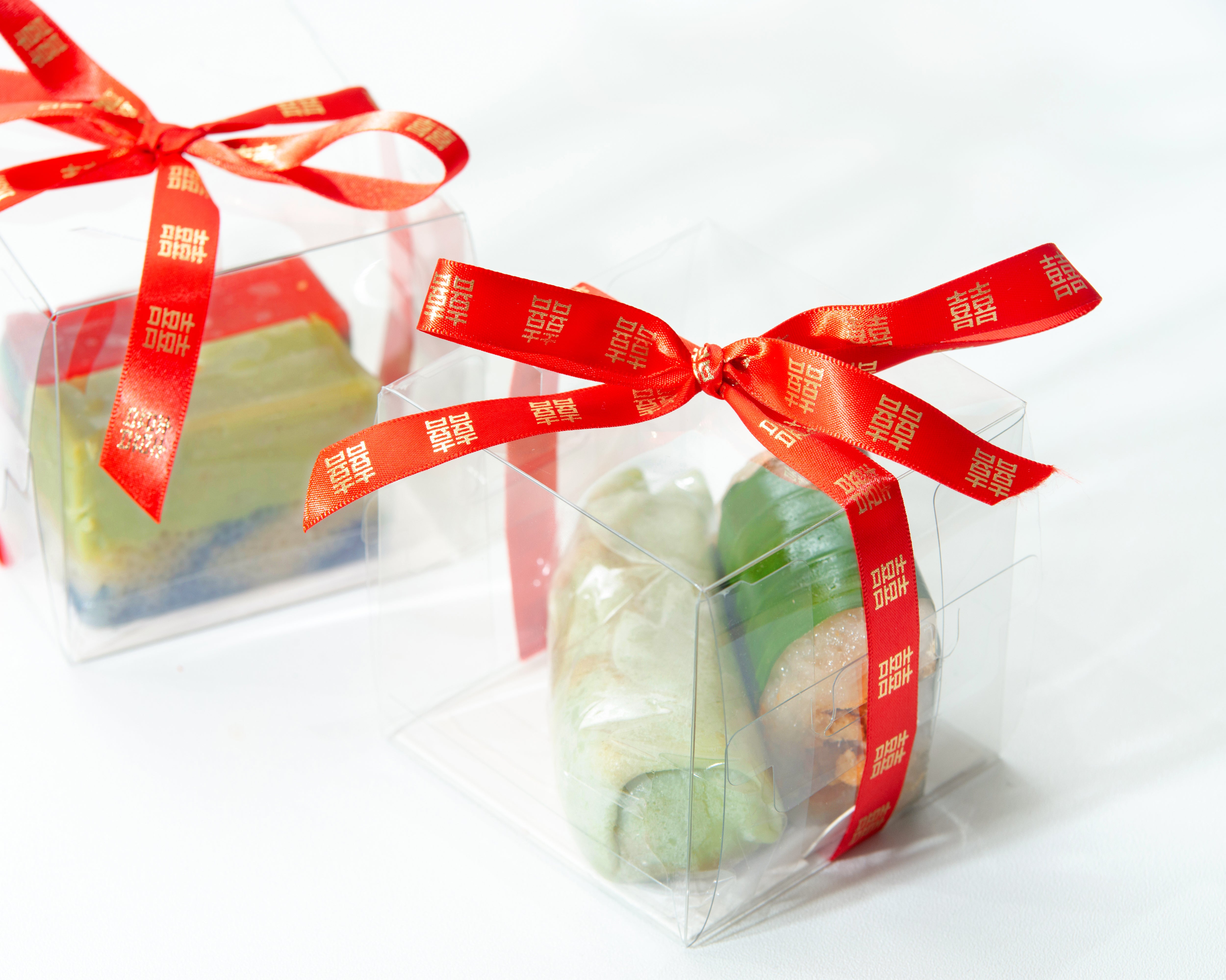 2 pieces Kueh Gift Box (red/blue/wedding ribbon)