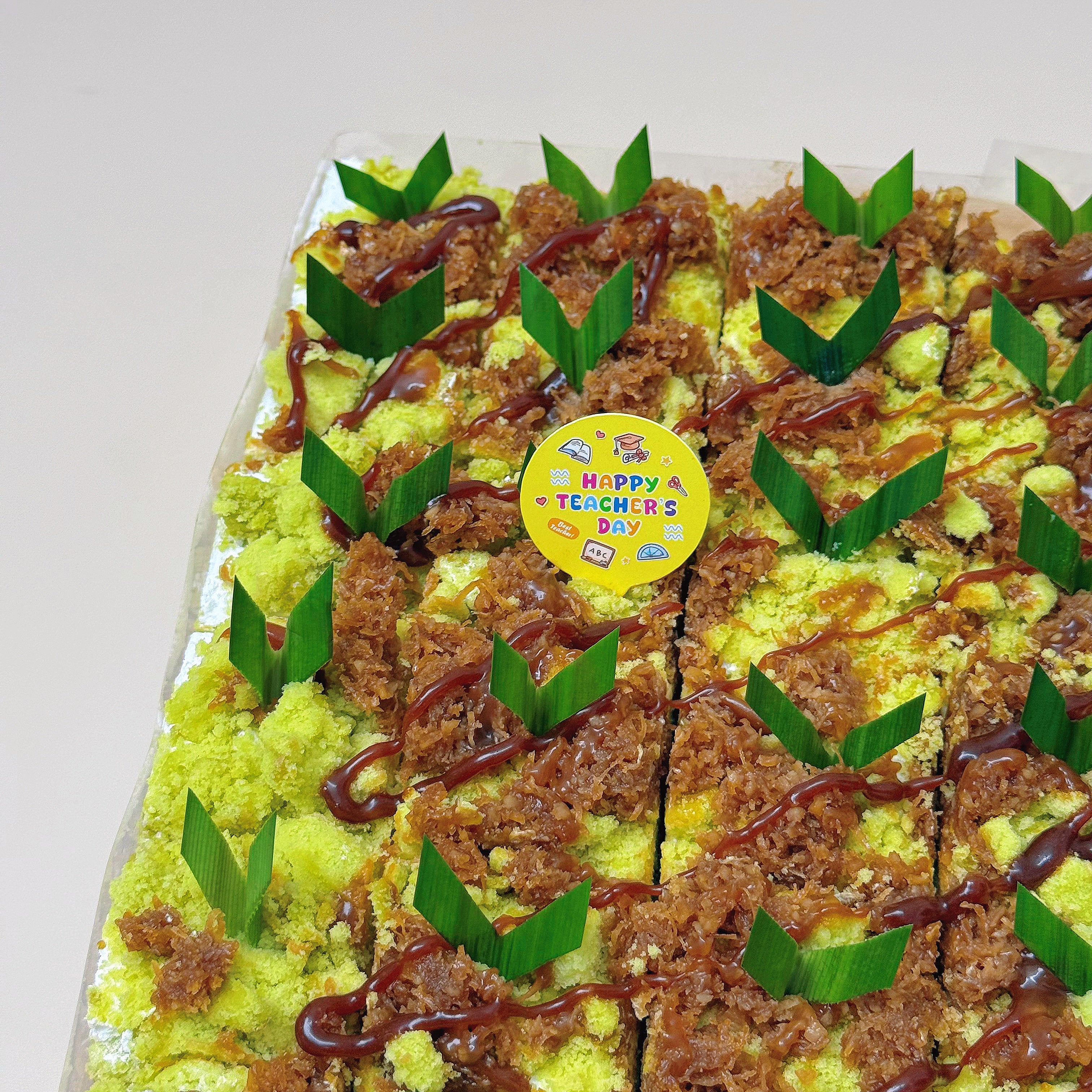 Precut Large Ondeh Ondeh Cake (30 pcs) Dairy-free (Teacher's Day Edition)